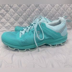On Cloud Cloud Surfer 4 Women’s size 7.5